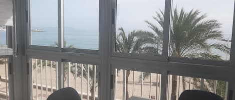 Vista para praia/oceano