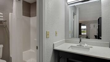 Chuveiro/banheira combinados, toalhas de banho