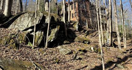 Creekside: Relax & Leave the World Behind