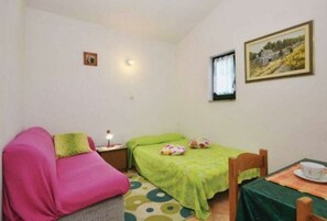 2 bedrooms, desk, free WiFi, bed sheets - Holiday home (Vodice)