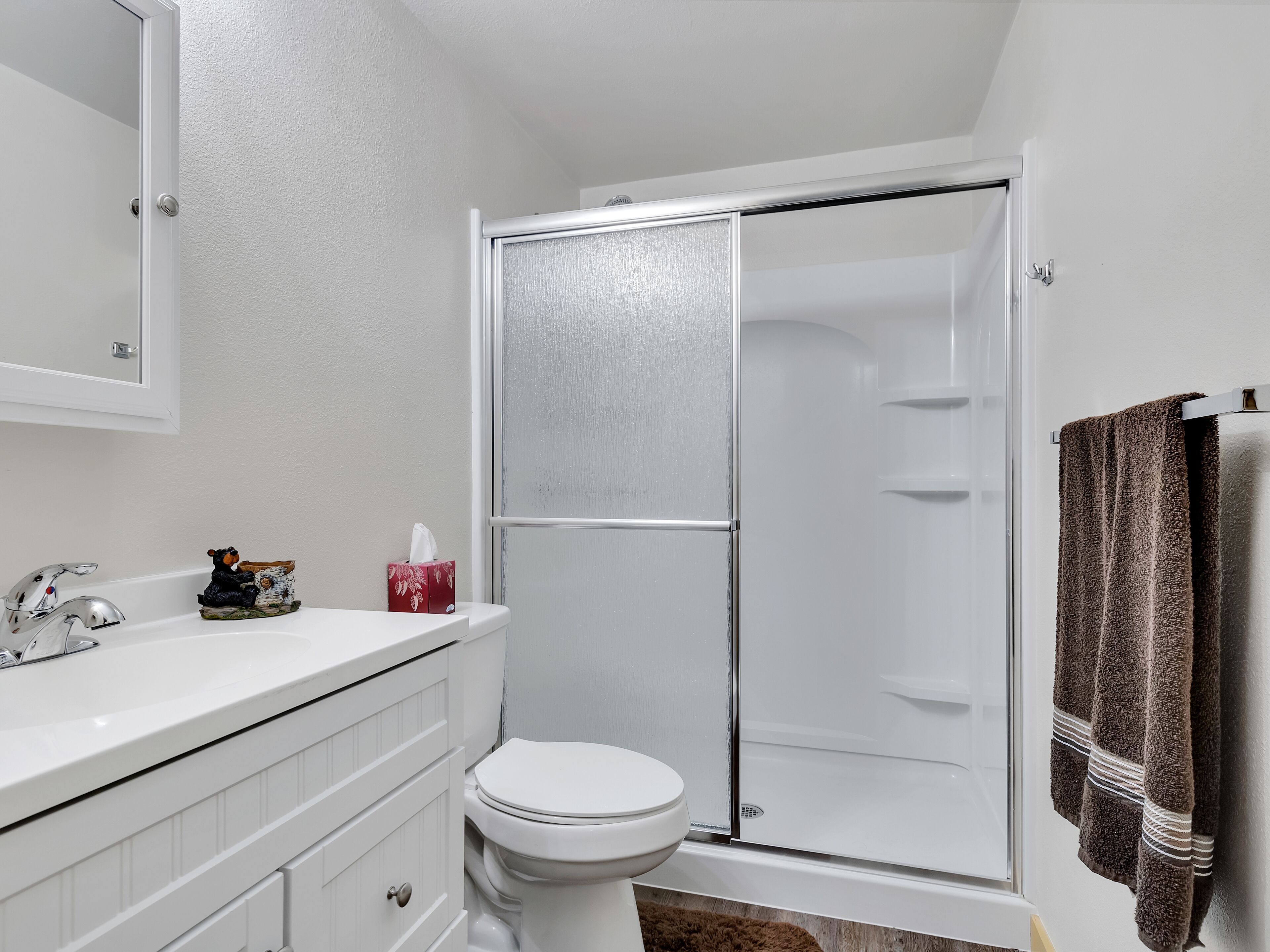 Creek Side Suite In The Mountains - Romantic Couple Retreat