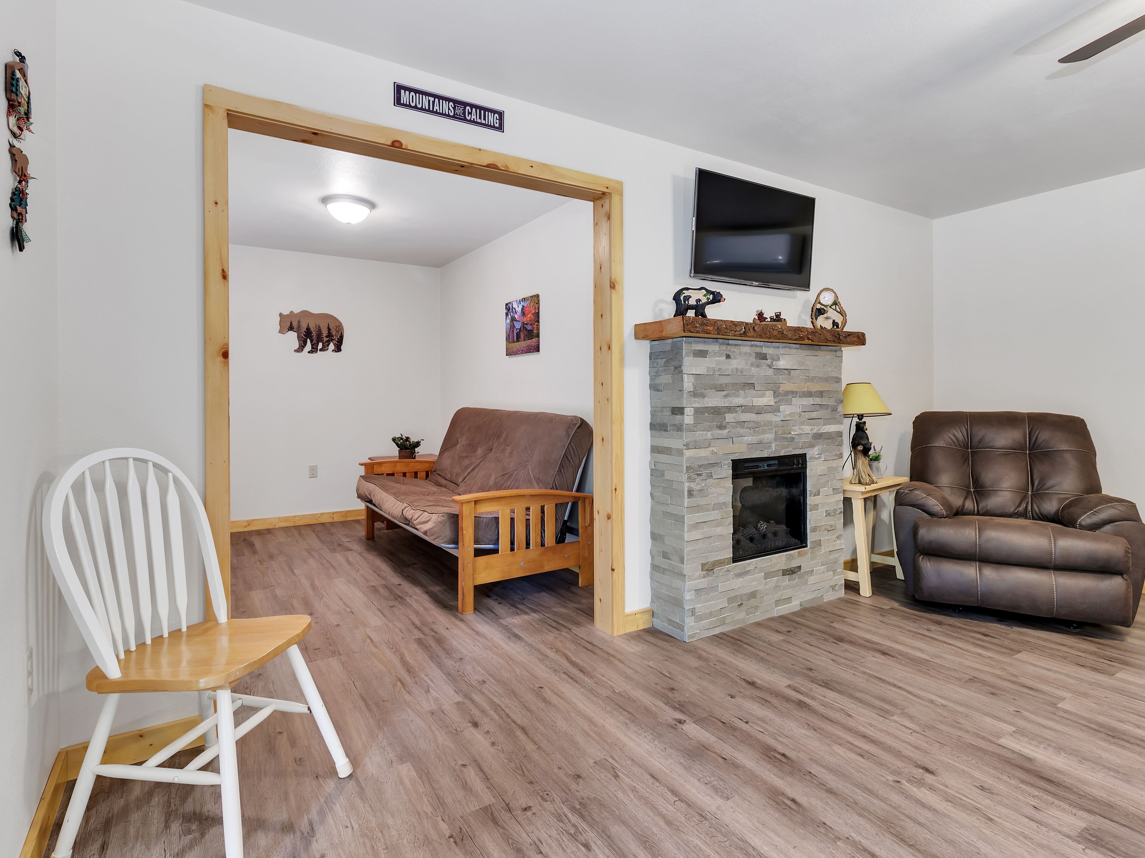 Creek Side Suite In The Mountains - Romantic Couple Retreat