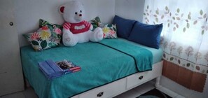 1 bedroom, WiFi - Mack's holiday room. 1 bedroom  (Port Morant)