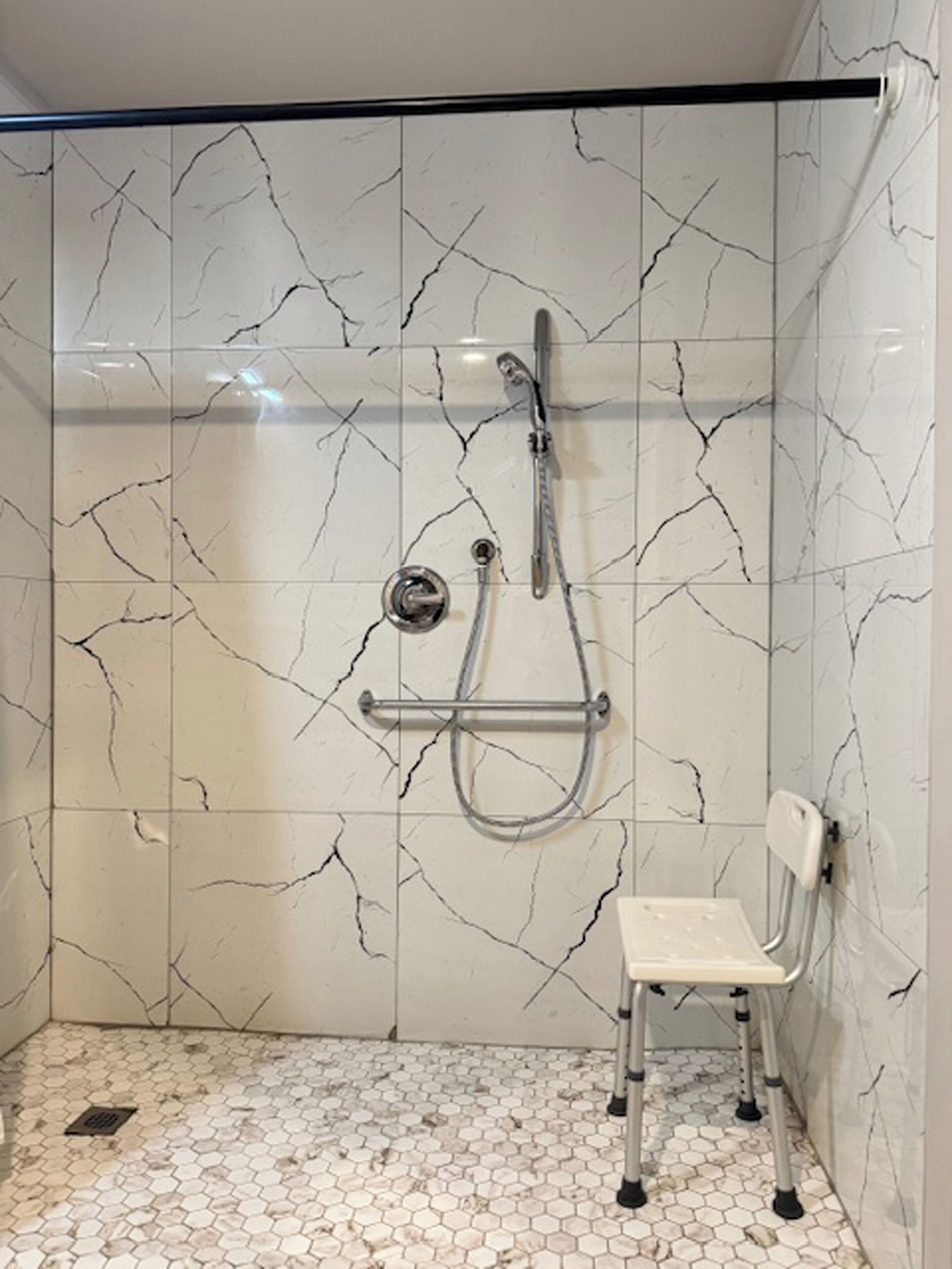 Standardzimmer, 2 Queen-Betten, barrierefrei, Nichtraucher (1st Floor;Walk-in Shower) | Badezimmer
