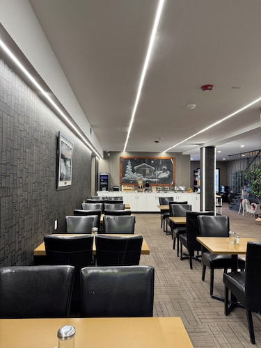 Big Bird Inn Wawa, SureStay Collection by Best Western