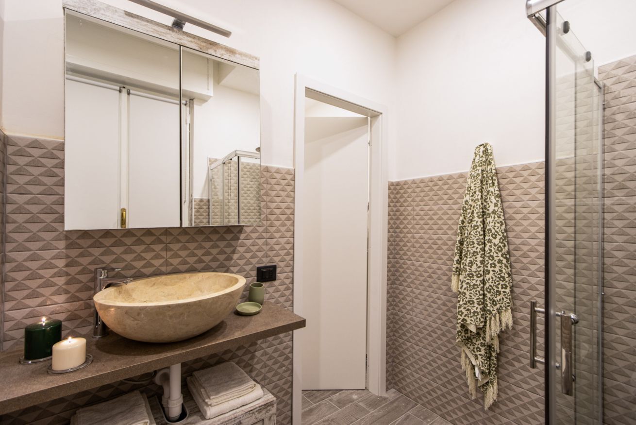 Dusche, Haartrockner, Bidet, Handtücher