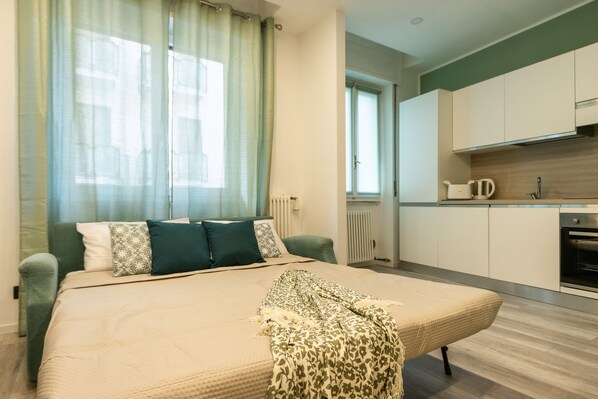 2 bedrooms, iron/ironing board, WiFi, bed sheets
