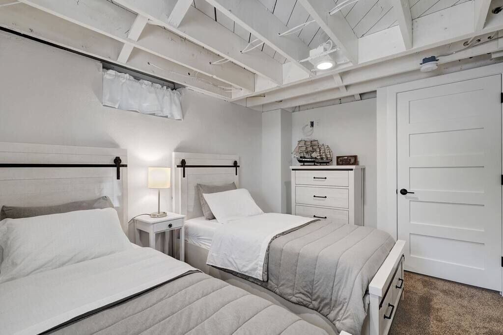 Cedar Point Retreat-Hot tub, Kayaks, Ice Fishing