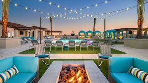 Rooftop pool - Rooftop Pool-Walk 2 shops-Dining-C4404 (Scottsdale)