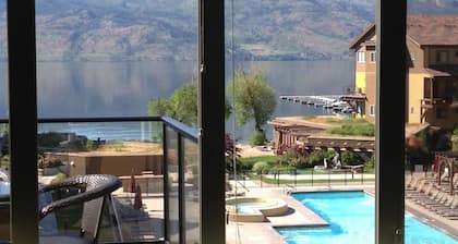 Deluxe 2 floor Lakefront Condo with Pool