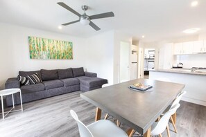 Superior 2 Bedroom Villa | Spiseområde på rommet