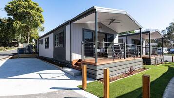 Superior 3 Bedroom Villa | Terrace/patio