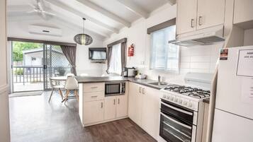 Superior Balcony 3 Bedroom Villa | Private kitchen | Shared fridge, microwave, oven, stovetop