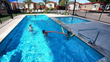 2 outdoor pools