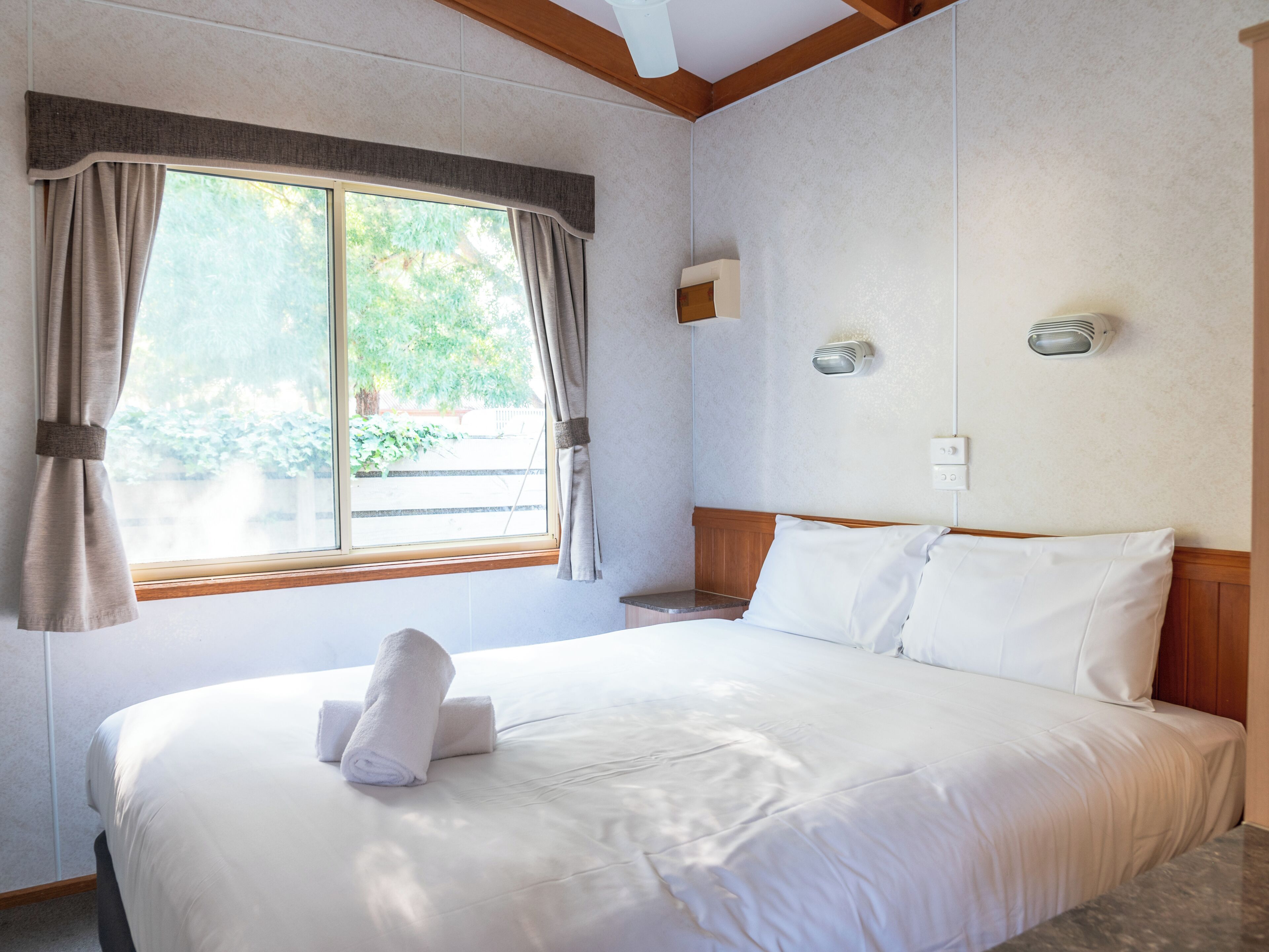 Standard 3 Bedroom Cabin | Bed sheets