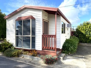 Economy 1 Bedroom Cabin | Teras/veranda