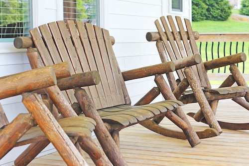 Mountain Views & Tranquil Surroundings.  Hot Tub!