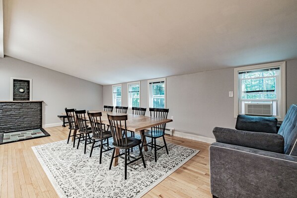 Dining - Private lakeside home with 2 private docks, hot tub, bball hoop, H2o activities (Shapleigh)