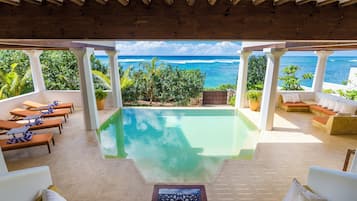 Piscine couverte