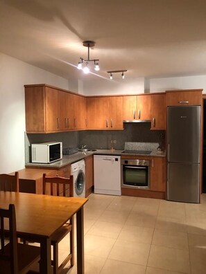 Frigorífic, microones, forn i rentaplats 