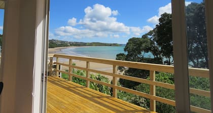 Kotare Kottage - Beachfront Escape