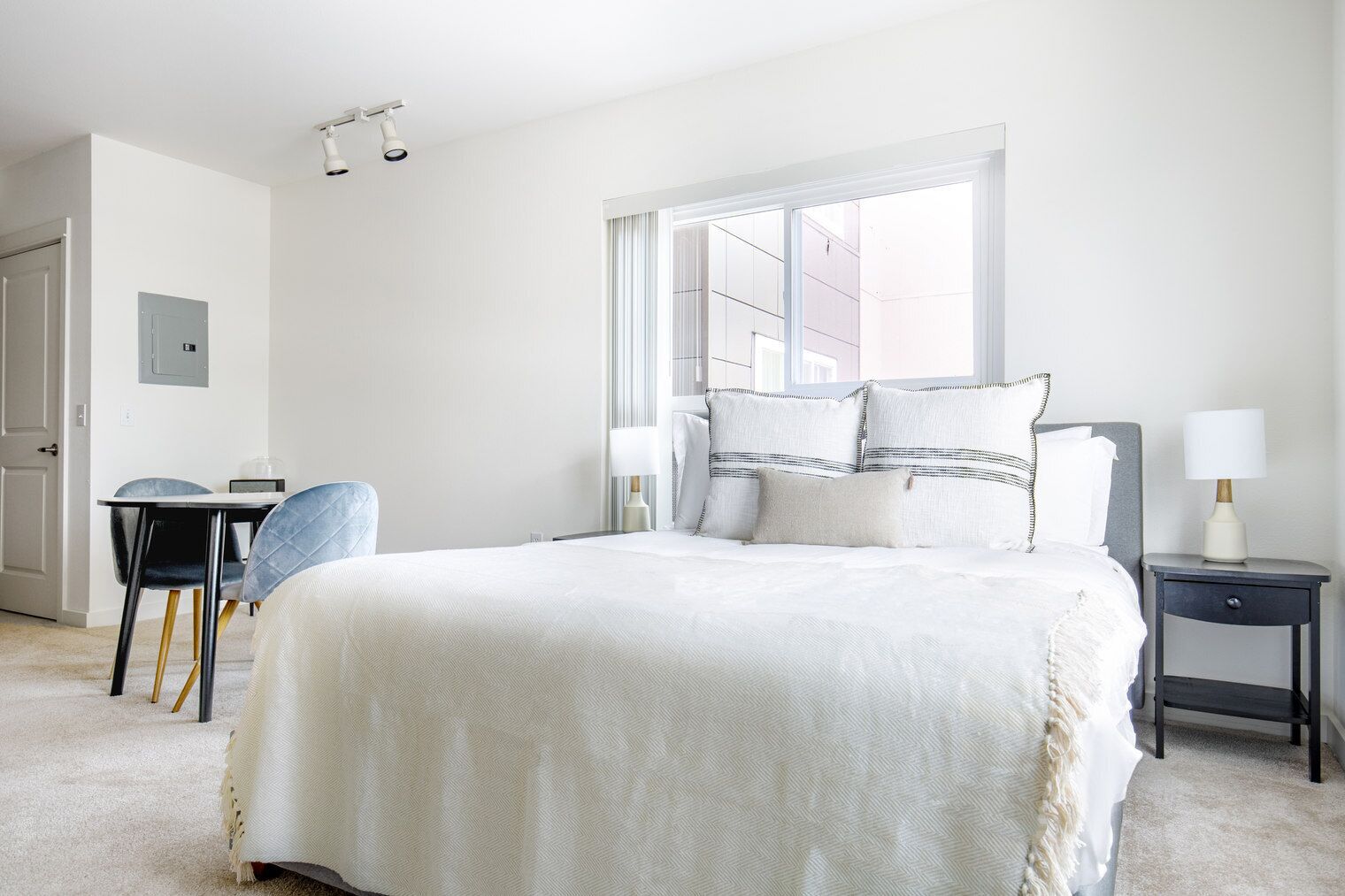 Fer et planche à repasser, Wi-Fi, draps fournis