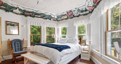 Charming honeymooners cottage in Ephraim- Charming Deck and privacy!