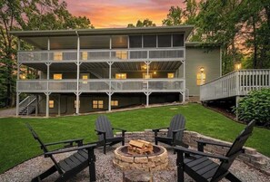 Property grounds - Large Hillside Retreat with Pool and Hot Tub! (Chattanooga Valley)