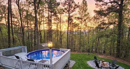 Pool & Hot Tub, Large Hillside Family Retreat !