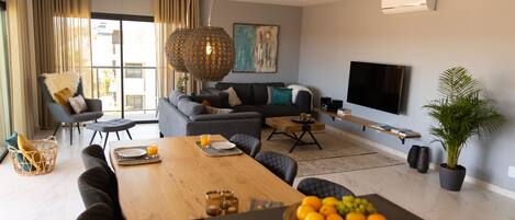 テレビ、ステレオ