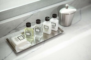 Bathroom amenities