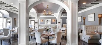 The Sire Hotel Lexington Tapestry Collection by Hilton