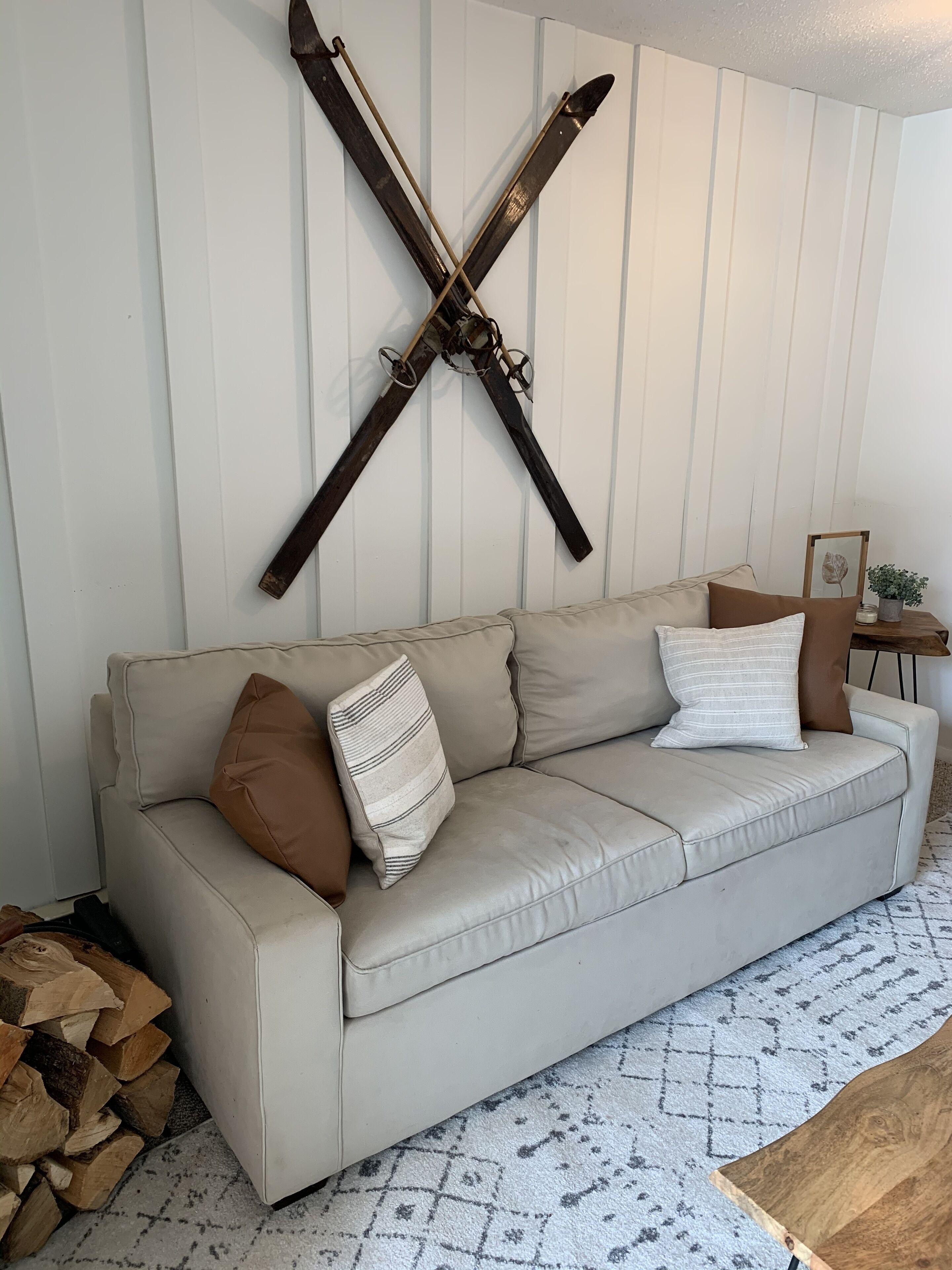 Killington trail side condo! New luxury vinyl floors throughout condo 