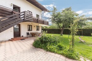Terrace/patio - Apartment "Beim Nik with Wanderreitstation"  with Mountain View & Balcony (Höslwang)