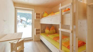 10 camere, una scrivania, ferro/asse da stiro, Wi-Fi gratuito