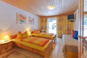 10 bedrooms, free WiFi, bed sheets