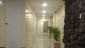 Flat-screen TV - Hotel HCR Normandía (Bogotá)
