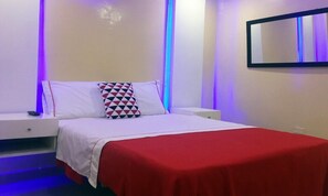Free WiFi, bed sheets - Hotel HCR Normandía (Bogotá)