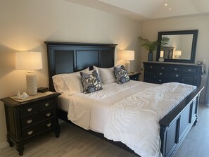 4 bedrooms, desk, iron/ironing board, free WiFi