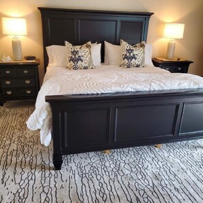 4 bedrooms, desk, iron/ironing board, free WiFi