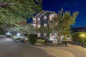 Exterior - Apartment Angie 220m from the beach, Okrug Gornji, Croatia (Okrug Gornji)