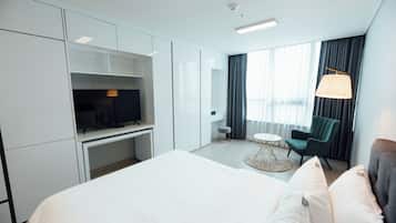 Verdunkelungsvorhänge, kostenloses WLAN, Bettwäsche