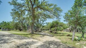 Property grounds - Lost Cabins #2 Case's Cabin (Fredericksburg)
