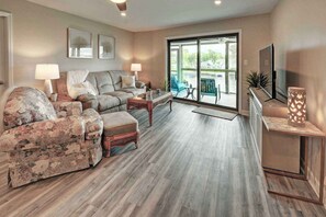 スマートテレビ、暖炉、書庫