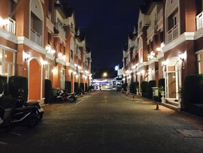 Exterior - Phuket Racha Guesthouse (Karon)