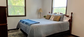 Quaint East Lake House 