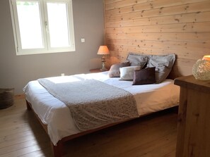 3 soverom, strykejern/-brett, wi-fi (inkludert) og sengetøy