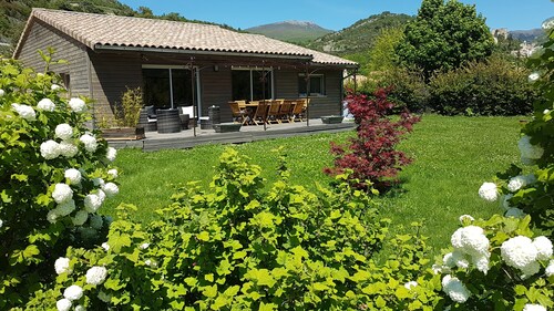 Warm, modern wooden house in a quiet location. Sleeps 8.
