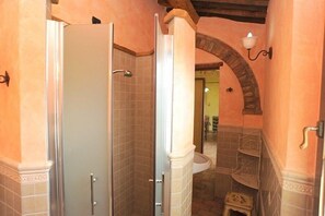 Shower, towels