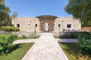 Exterior - Holiday Home "Es Gassons" with Pool, Wi-Fi, A/C, Terrace & Garden (María de la Salut)